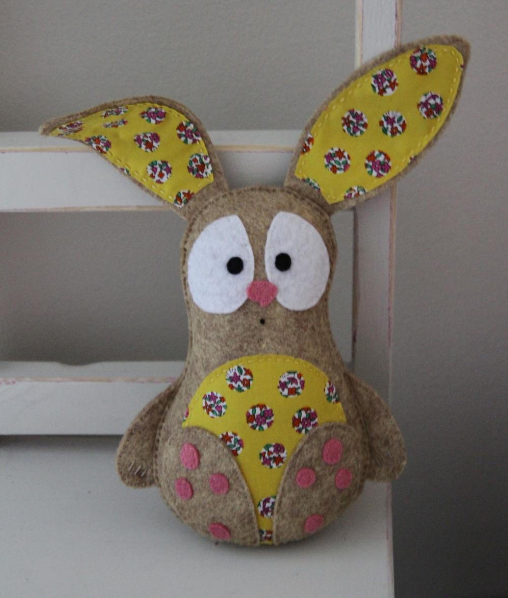 Rabbit Felt Toy (yellow) - Gift, Bunny on Luulla